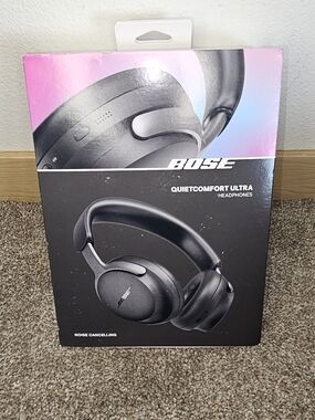 Bose QuietComfort Ultra Headphones — Pink and Blue Gradient Box